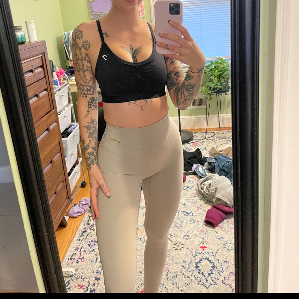 Whitney Simmons high rise leggings in the color mink